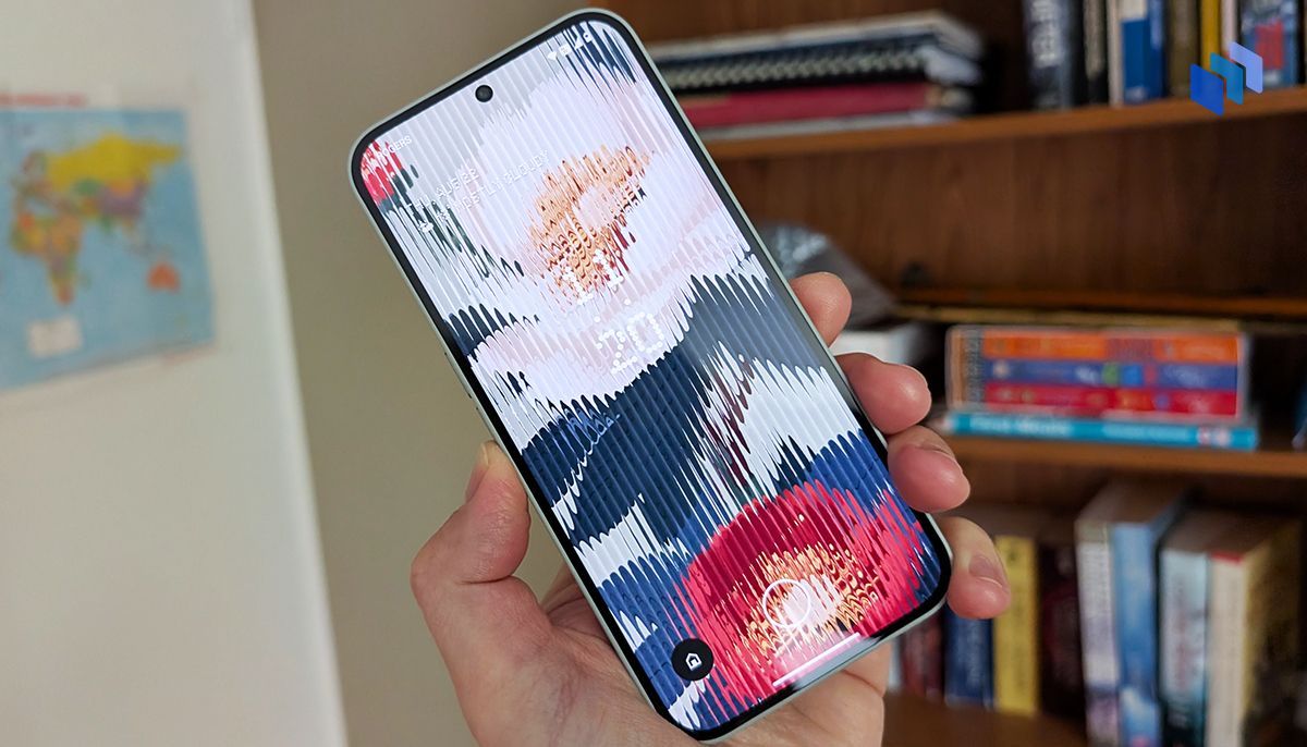 Nothing Phone 2s Plus display