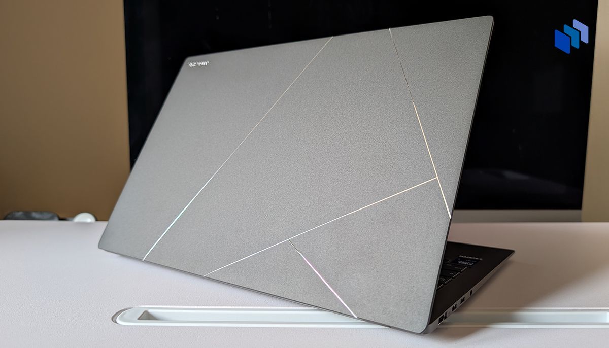 ASUS Zenbook S 14 design | Source: Jon Fingas for Techopedia